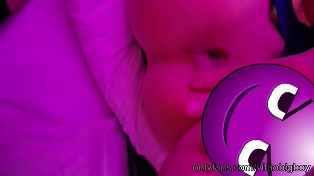 Abusei do Loirinho Filho de Papai que me provocava na DM No motel quis desistir mas não deixei.  Aproveitei que sou Grandão e tirei a Virgindade do Cuzinho Rosa dele na força? Quando pedia pra parar eu metia mais forte