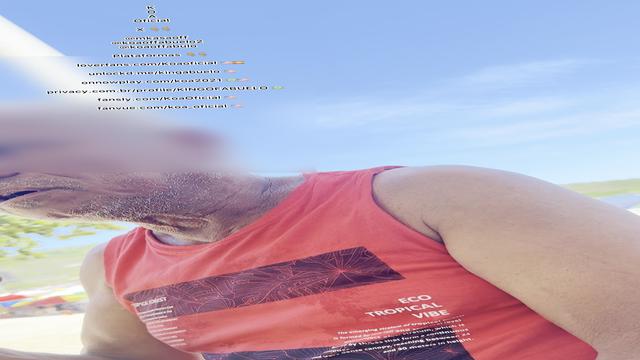Atacando um vovô embriagado na praia e rebocando pro...