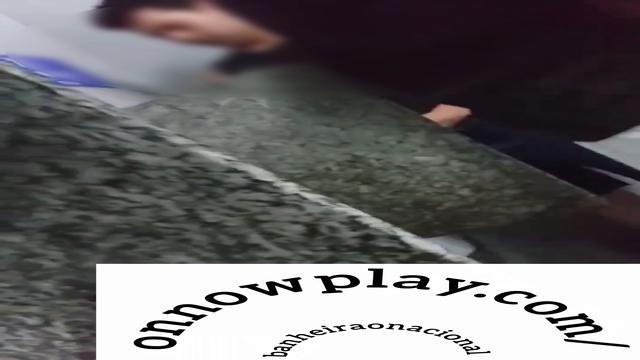Aprontando no banheirão 