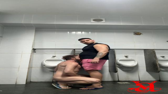 Vídeo 640 - Já tomou banho na rodoviária?