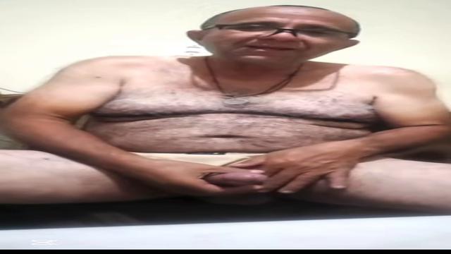 Mais leite dele inédito .. dessa vez gozou tão gostoso que chegou a babar exclusivo macho perfeito 