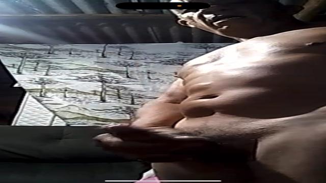 Coroa 57 anos tava trabalhando quando foi almoçar em casa deu leitinho gostoso tem mais dele aqui no site tudo inédito ele é pintor pedreiro um faz tudo 