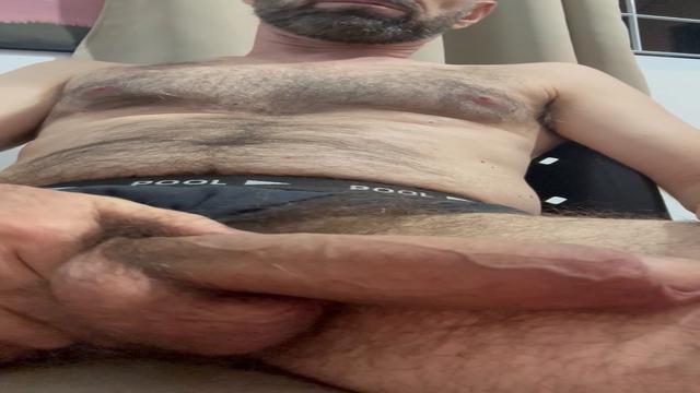 Exibindo o pau de perto