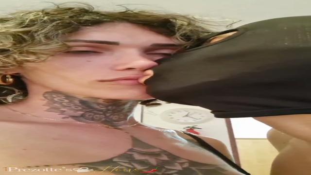 SUBMISSO MASCARADO SENDO DOMINADO POR UMA TRANS DOTA...