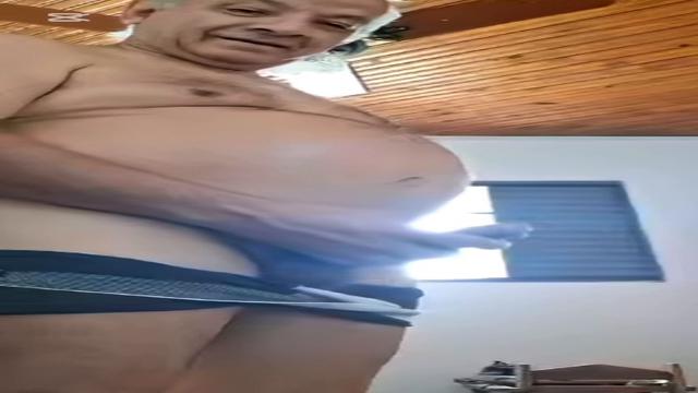 Mais um desse dono da loja de móveis eita pau gostos...