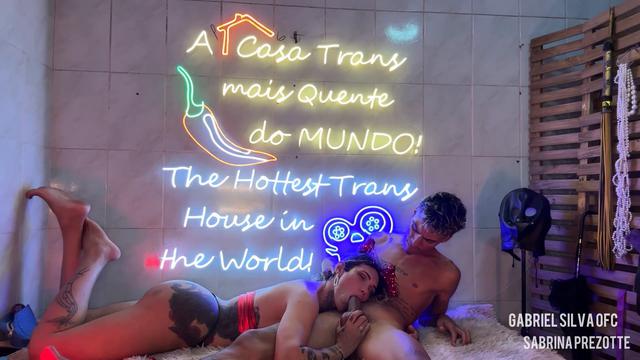 I ordered a pizza and ate the pizza from the delivery guy.