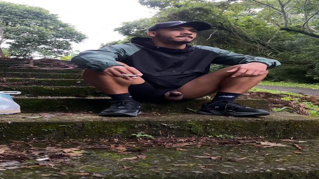 Vocês gostam de me ver soltando um mijao né 