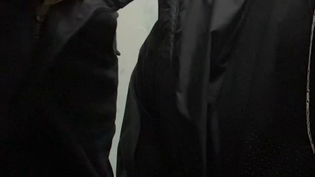 Mamando no banheiro da sauna 