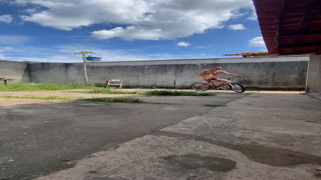 Pedalando e gozando 