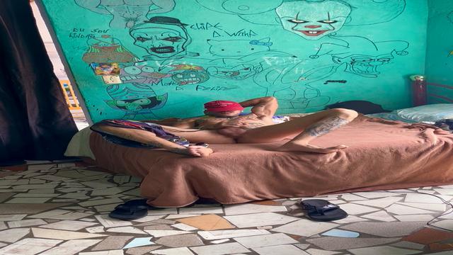 Batendo uma ate gozar 