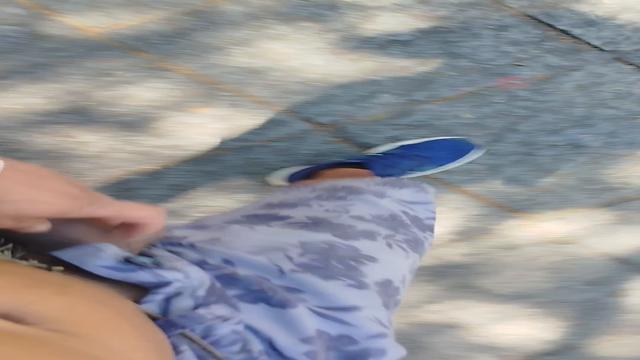 Andando peladao na rua