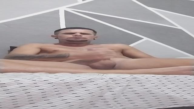 Uma gozada rapinha antes de sai de casa deu tesão en...