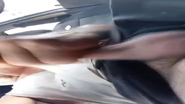 Osmar no carro