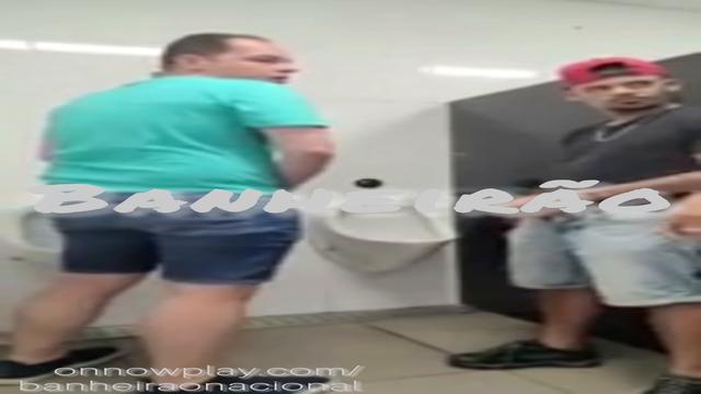 Em ação no banheirão