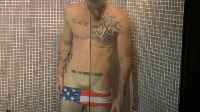 Chuveirão na Black Cat no Rio de janeiro 